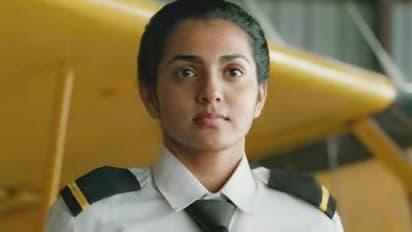 మలయాళ మూవీ ఆర్టిస్ట్స్ అసోసియేషన్ లో వివాదం...రాజీనామా చేసిన హీరోయిన్ పార్వతి తిరువొత్తు