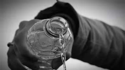 വിവാഹാഭ്യർഥന നിരസിച്ചു; വിവാഹമോചിതയായ സ്ത്രീക്ക് നേരെ ആസിഡ് ആക്രമണം, ഗുരുതര പരിക്ക്