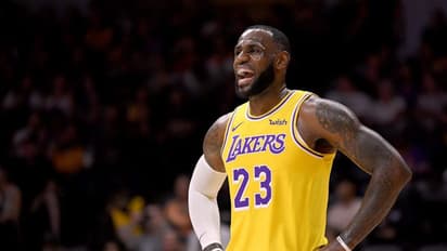 LeBron James becomes the first active NBA player to become a billionaire