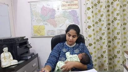 ಹೆರಿಗೆಯಾಗಿ 14 ದಿನಕ್ಕೆ ಕರ್ತವ್ಯಕ್ಕೆ ಮಗುವಿನ ಜೊತೆ ಹಾಜರಾಗ್ತಿದ್ದಾರೆ IAS ಅಧಿಕಾರಿ