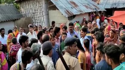 मोमबत्ती से घर में लगी आग, 4 लोगों की मौत, मरने वालों में 3 बच्चे