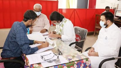 हसनपुर से तेजप्रताप यादव का नामांकन, बड़े भैया के क्षेत्र से तेजस्वी ने शुरू किया चुनावी अभियान