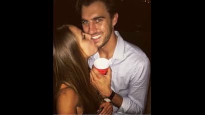 সাগর থেকে যেন উঠে আসছেন বিকিনি পরিহিত জলপরী, সত্যি নেশা ধরাবে প্যাট কামিন্সের বান্ধবী