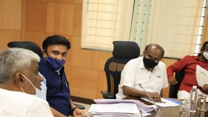 ರಾಜಕೀಯ ಬದ್ಧ ವೈರಿ ಇದ್ದಲ್ಲಿಯೇ ಹೋಗಿ ಭೇಟಿಯಾದ ಕುಮಾರಸ್ವಾಮಿ, ರೇವಣ್ಣ