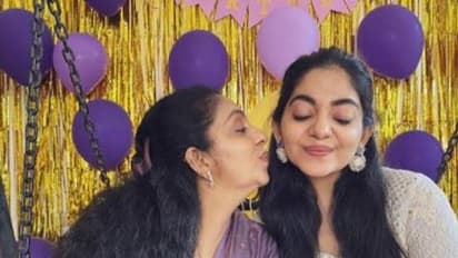 വെള്ള ​ഗൗണിൽ സുന്ദരിയായി അഹാന;  പിറന്നാള്‍ ചിത്രങ്ങൾ കാണാം