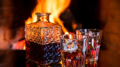 ১০ টি বাইক পুড়িয়ে মাতালের তাণ্ডব - প্রাণ গেল ১ ব্যক্তির, মৃত্য়ুর সঙ্গে পাঞ্জা লড়ছে শিশু