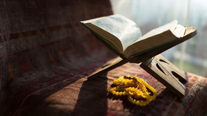 ವಿದ್ಯಾರ್ಥಿಗಳಿಗೆ ಸಂಸ್ಕೃತ ಭೋದಿಸುತ್ತಿರುವ ಕೇರಳದ ಇಸ್ಲಾಮಿಕ್ ವಿದ್ಯಾಸಂಸ್ಥೆ 