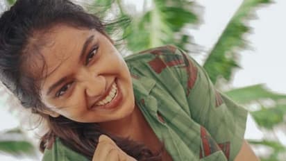 காதலில் விழுந்த லட்சுமி மேனன்..! உண்மையை உடைத்து ரசிகர்களை புலம்ப விட்டுட்டாங்களே..!