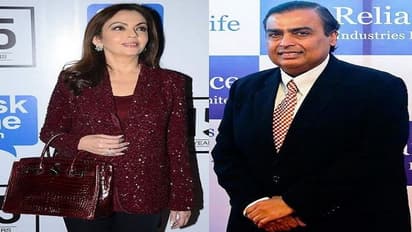 IPL 2020: నీతూని ఎత్తుకున్న హర్భజన్... నీతూ అంబానీ ఎదుర్కొన్న వివాదాలు...