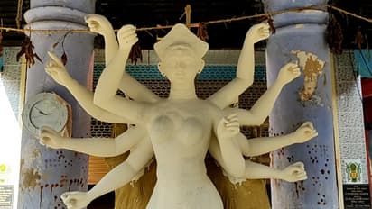 বিশেষ মিষ্টিতে দেবীকে বরণ, সাড়ে তিনশো বছরের পুরনো বড়মণ্ডল বাড়ির দুর্গোৎসব