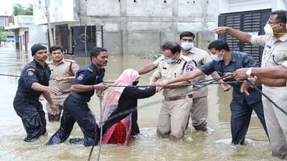 హైదరాబాదుకు మరో భారీ వర్షం ముప్పు: ఇంకా జలదిగ్బంధంలోనే...