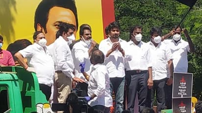 போற போக்க பார்த்த அடுத்த முதல்வர் வேட்பாளர் இவர் தான் போல... அதிமுகவை பங்கம் செய்த உதயநிதி ஸ்டாலின்...!