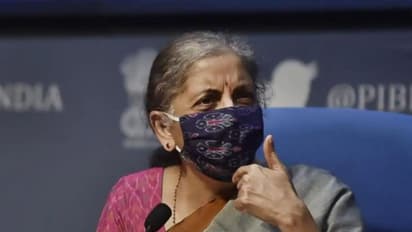 കേന്ദ്ര ധനമന്ത്രി മാധ്യമങ്ങളെ കാണും; സാമ്പത്തിക ഉത്തേജക പാക്കേജിന്‍റെ മൂന്നാം ഘട്ട പ്രഖ്യാപനമെന്ന് സൂചന