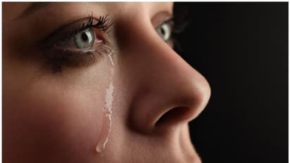 നിങ്ങളൊന്ന് പൊട്ടിക്കരയാന് ആഗ്രഹിക്കുന്നുണ്ടോ? ഈ ഗുണങ്ങളുണ്ട്, കരയാന് പഠിപ്പിക്കുന്ന അധ്യാപകന് പറയുന്നു