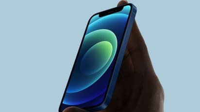 অপেক্ষার অবসান, বিশ্বের সবচেয়ে পাতলা, ছোট 5G স্মার্টফোন বাজারে আনল Apple