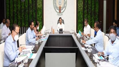 కరోనా దెబ్బ: అంచనాలకు దూరంగా ఏపీ ఆర్ధిక పరిస్థితి, పడిపోయిన ఆదాయం