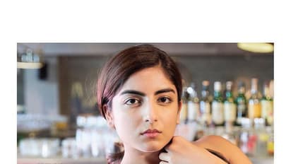 `జార్జిరెడ్డి` హీరోయిన్‌ అందాల సర్కస్‌.. చాలా భంగిమలు చూపిస్తుందిగా!