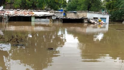 ಯಾದಗಿರಿಯಲ್ಲಿ ಹಿಗ್ಗಿದ ಪ್ರವಾಹ: ಕುಗ್ಗಿದ ಜನಜೀವನ, ಬದುಕು ಮೂರಾಬಟ್ಟೆ..!
