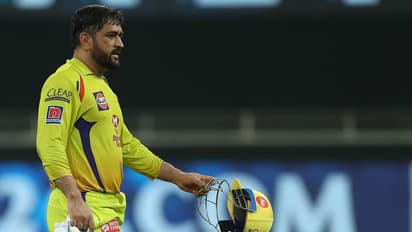 എന്ത് സ്പാര്ക്ക് ? എന്ത് സ്പാര്ക്കാണ് ജാദവിലും ചൗളയിലും കണ്ടത്? ധോണിയെ ചോദ്യം ചെയ്ത് മുന് ഇന്ത്യന്താരം