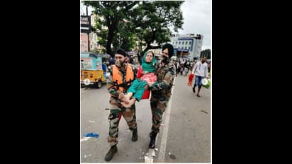 ಧಾರಾಕಾರ ಮಳೆ ನಡುವೆ ಸಾವಿರಾರು ಜೀವ ಕಾಪಾಡಿದ  ಸೇನೆಗೊಂದು ಸಲಾಂ