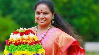 గ్రాండ్గా చేయలేకపోతున్నాం.. అందరికీ బతుకమ్మ శుభాకాంక్షలు: కవిత