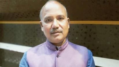 UP: योगी राज में नहीं थम रहे अपराध, फिरोजाबाद में भाजपा नेता को बदमाशों ने गोलियों से भूना