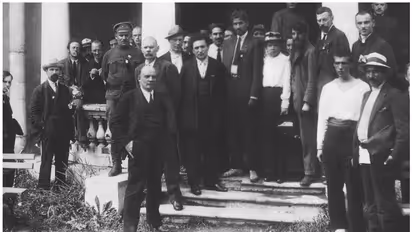 ഇന്ത്യൻ കമ്യൂണിസ്റ്റു പ്രസ്ഥാനങ്ങളുടെ നൂറു വർഷങ്ങൾ; ചരിത്ര സംഭവങ്ങൾ, സഖാക്കൾ ചിത്രങ്ങൾ കാണാം