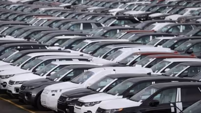 Russia : വാഹന കയറ്റുമതി നിരോധിച്ച് റഷ്യ, വരാനിരിക്കുന്നത് കടുത്ത പ്രതിസന്ധി