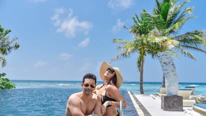 మాల్దీవుల్లో నేహా, అంగడ్‌బేడీ రొమాన్స్.. బ్లాక్‌ బికినీలో నేహా అదరగొడుతుందిగా!