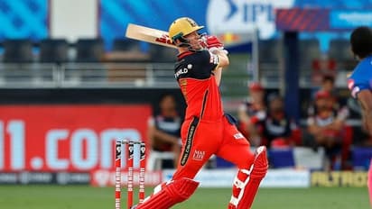 ആ സ്ഥാനത്ത് ഇനി വാര്ണര് ഒറ്റയ്ക്കല്ല; ഐപിഎല്ലില് സുപ്രധാന നേട്ടം പങ്കിട്ട് ഡിവില്ലിയേഴ്സ്