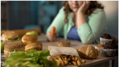 രാത്രിയിൽ ഈ ഭക്ഷണങ്ങൾ കഴിക്കരുതേ....