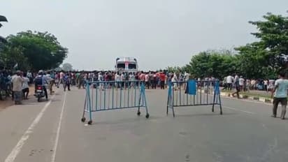 জাতীয় সড়কে তেলে ট্যাঙ্কারের ধাক্কা তিনজনের মৃত্যু, ভয়াবহ দুর্ঘটনা খড়গপুরে