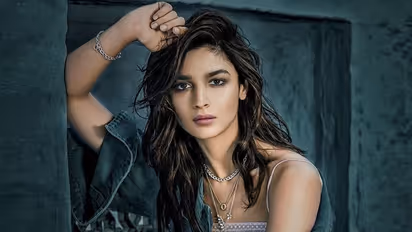 ಸೋನಮ್  - ದೀಪಿಕಾ:  ಸಿನಿಮಾಕ್ಕಾಗಿ ಕಾಲೇಜಿಗೆ ಗುಡ್‌ ಬೈ ಹೇಳಿದ ನಟಿಯರು!