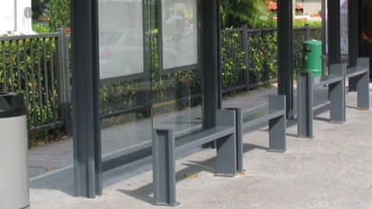 ബെംഗളുരുവില് ഒറ്റ രാത്രി കൊണ്ട് ബസ് സ്റ്റോപ്പുകള് കാണാതാവുന്നതായി ആക്ഷേപം