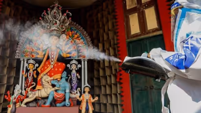 Ganesh Chaturthi: Mumbai Police prohibits physical darshan in pandals amid COVID