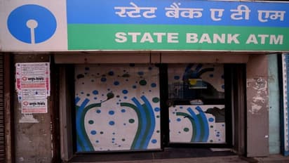 পুজোর আগে দুঃসংবাদ, কাজ হারাতে পারেন স্টেট ব্যাঙ্ক অফ ইন্ডিয়ার এটিএম কর্মচারীরা