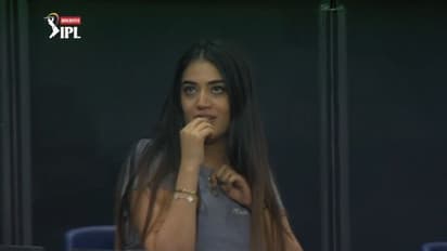 సూపర్ ఓవర్‌లో మెరిసిన సూపర్ బ్యూటీ... ఎవరీ హాట్ గర్ల్...