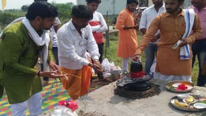 दोपहर में मूर्ति की स्थापना..रातभर भगवान के पास रहे भक्त..सुबह शिवलिंग और नंदी गायब..दिलचस्प मामला