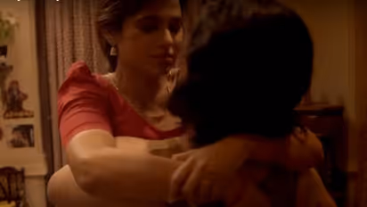 சீரியல் நடிகருடன் படுக்கை அறையில் படுநெருக்கம்... வைரலாகும் ரம்யா பாண்டியனின் ‘வெப் சீரிஸ்’ வீடியோ...!