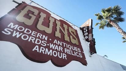 കൊവിഡ് സമയത്ത് കാലിഫോര്ണിയക്കാര് വാങ്ങിക്കൂട്ടിയത് ഒരുലക്ഷത്തിലേറെ തോക്കുകള്?