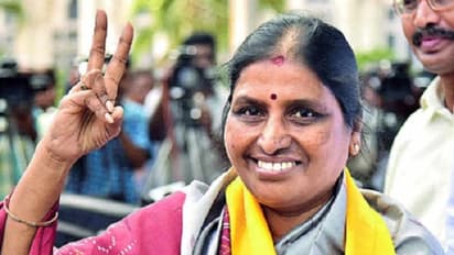 ప్రతిభా భారతికి చంద్రబాబు మొండిచేయి: iగతంలో శిరీషకు సైతం...