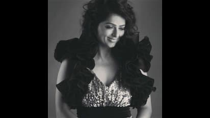 42 வயதிலும் இளம் நடிகைகளுக்கு நிகராக பூமிகா நடத்திய போட்டோ ஷூட்..! அழகில் வாயடைத்து போன ரசிகர்கள்..!