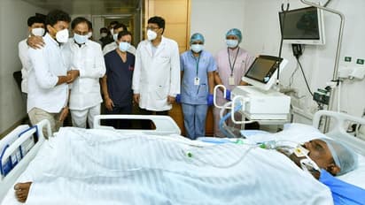 నాయిని నర్సింహారెడ్డిని పరామర్శించిన కేసీఆర్