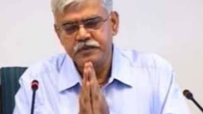 Visva-Bharati University : গরিমা হারাচ্ছে বিশ্বভারতী, উপাচর্যের মন্তব্যে ফের বিতর্কের ঝড়