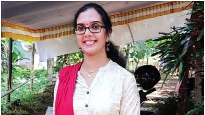 ഇരട്ട കണ്‍മണികളെ മാറോടണയ്ക്കാനാവാതെ ശ്രുതി ടീച്ചര്‍ യാത്രയായി