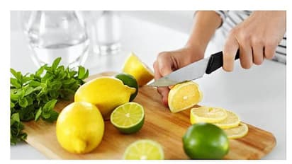 താരൻ അകറ്റാൻ ഏറ്റവും ഫലപ്രദമായ അഞ്ച് വഴികള്‍...