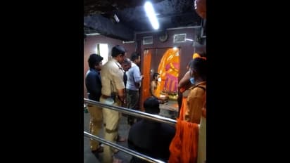 ಅಂಜನಾದ್ರಿ ಬೆಟ್ಟಕ್ಕೆ ಭೇಟಿ ಕೊಟ್ಟ ಪುನೀತ್ ರಾಜಕುಮಾರ್‌: 600 ಮೆಟ್ಟಿಲು ಏರಿ ಸ್ವಾಮಿಯ ದರ್ಶನ ಪಡೆದ ಅಪ್ಪು