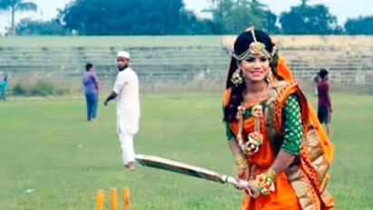 ব্যাট হাতে ২২ গজে নতুন বউ, আইপিএলের মাঝেই নেট দুনিয়ায় ঝড় তুললেন বাংলাদেশি মহিলা ক্রিকেটার