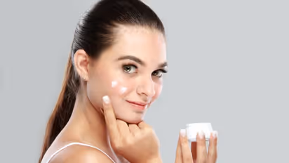 മാസ്ക് ധരിക്കുന്നത് മൂലം ഉണ്ടാകാവുന്ന ചർമ്മപ്രശ്നങ്ങളെ എങ്ങനെ തടയാം...?