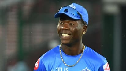 IPL 2021 தந்தை உயிரிழப்பால் ஐபிஎல்லில் இருந்து விலகி நாடு திரும்பும் சன்ரைசர்ஸ் வீரர்